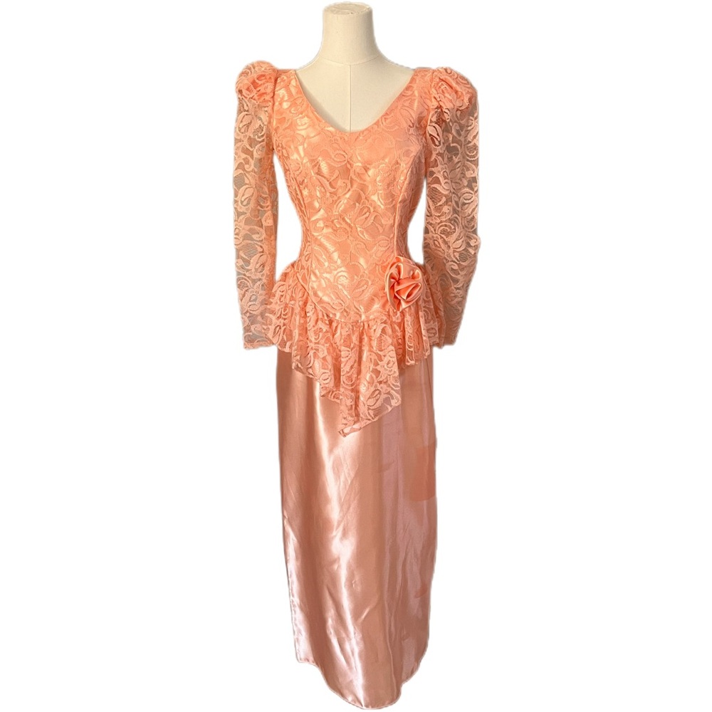 ALFRED ANGELO Vintage Elegant Peach Lace Dress